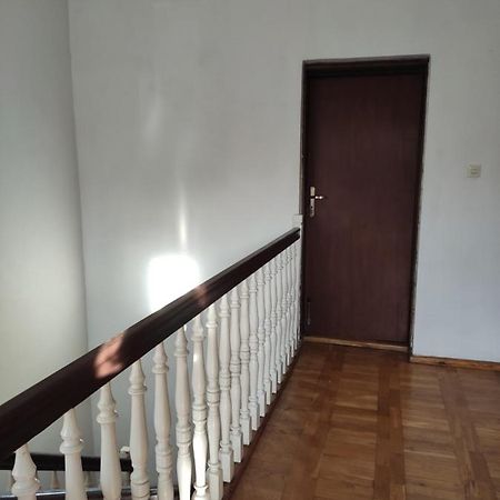 Popularna Guest Home Варшава Екстериор снимка